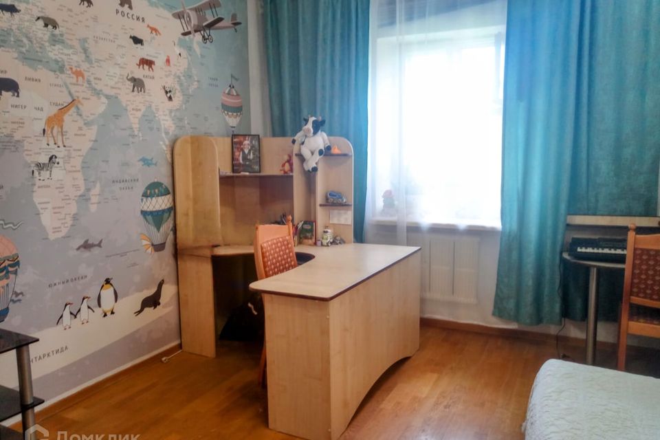 Продаётся 5-комнатная квартира, 137.7 м²