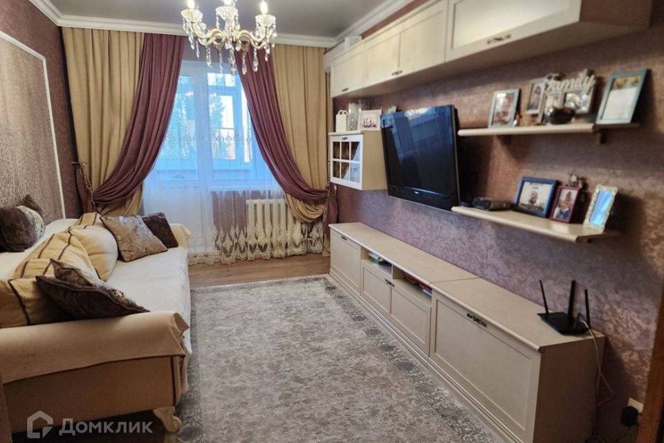 Продаётся 4-комнатная квартира, 69.8 м²