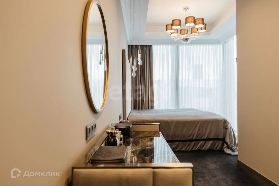 Продаётся 4-комнатная квартира, 159 м²