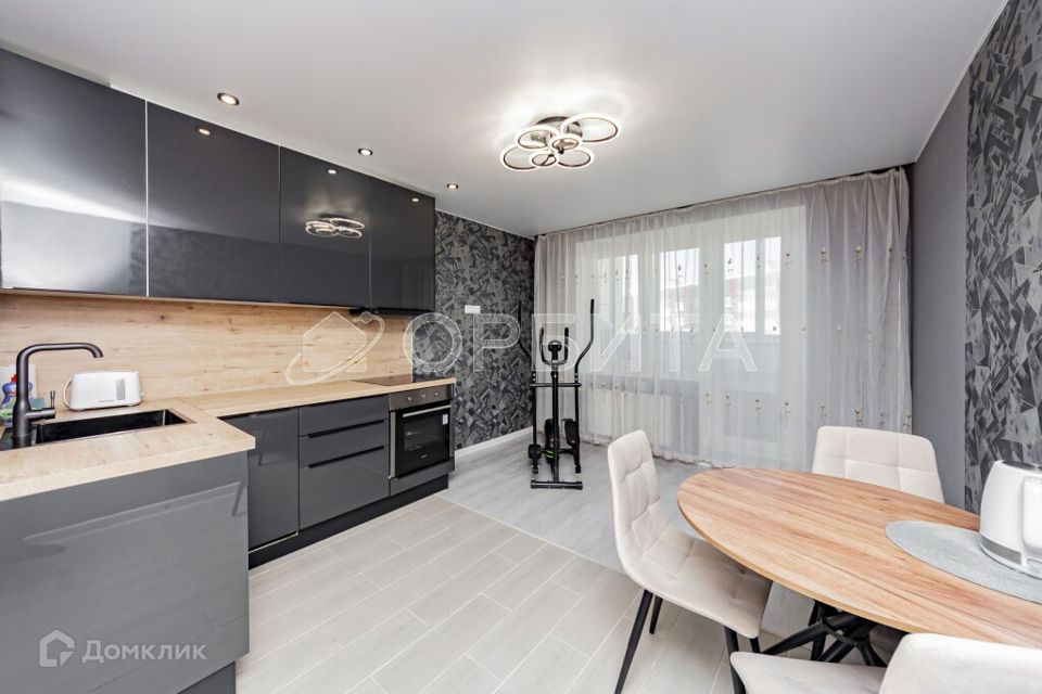 Продаётся 3-комнатная квартира, 93 м²