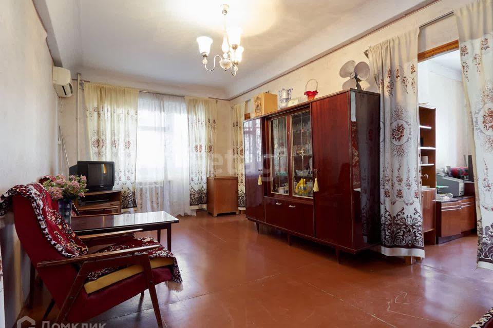 Продаётся 3-комнатная квартира, 48.6 м²