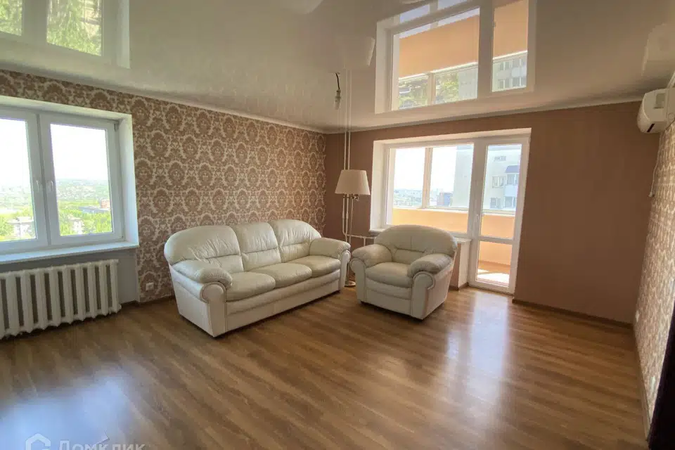 Продаётся 4-комнатная квартира, 100 м²