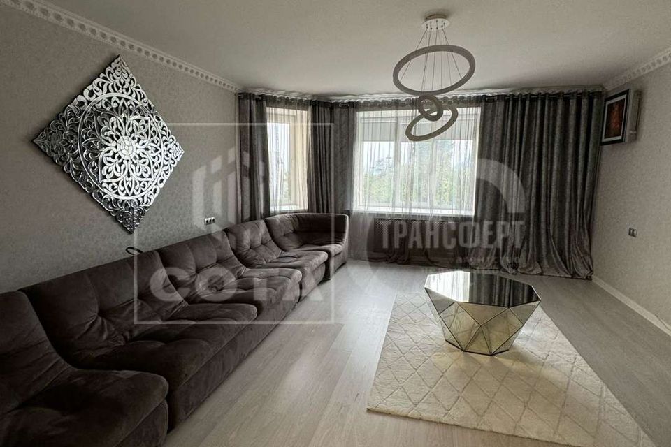 Продаётся 3-комнатная квартира, 116.8 м²