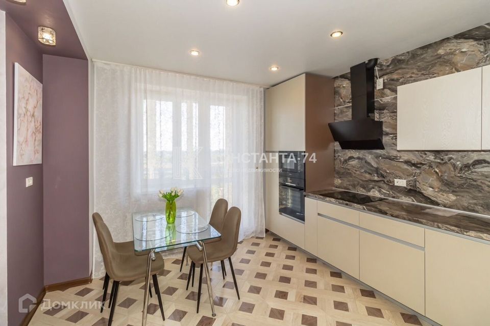 Продаётся 1-комнатная квартира, 42 м²