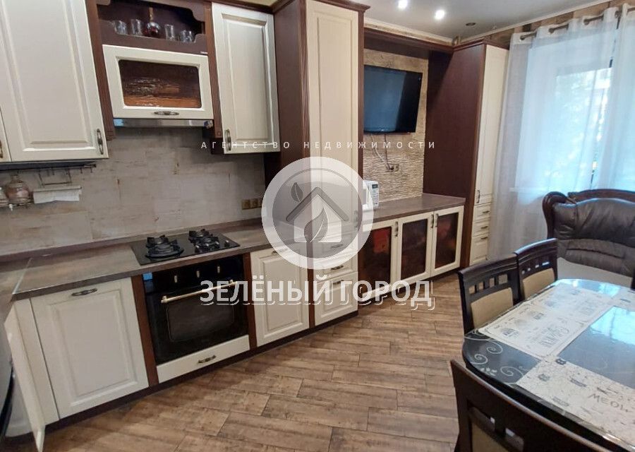 Продаётся 3-комнатная квартира, 92 м²