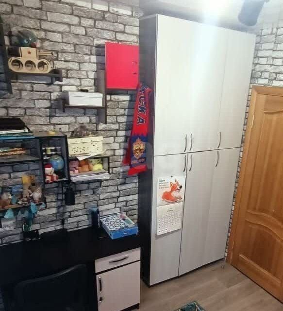 Продаётся 4-комнатная квартира, 74 м²