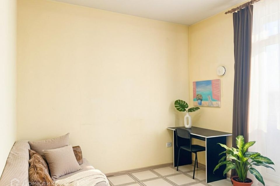 Продаётся 1-комнатная квартира, 42.3 м²
