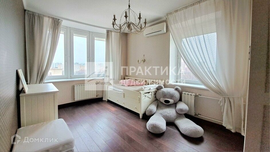 Продаётся 6-комнатная квартира, 190 м²