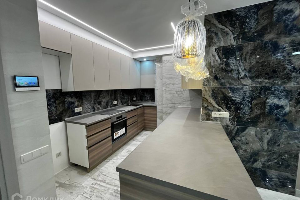 Продаётся 4-комнатная квартира, 128 м²