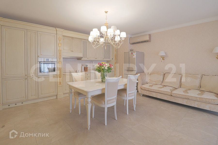 Продаётся 3-комнатная квартира, 101.2 м²