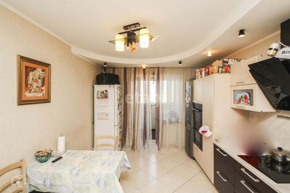 Продаётся 3-комнатная квартира, 101.2 м²