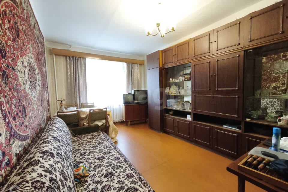 Продаётся 3-комнатная квартира, 45.9 м²
