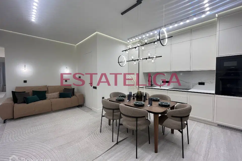 Продаётся 4-комнатная квартира, 95 м²