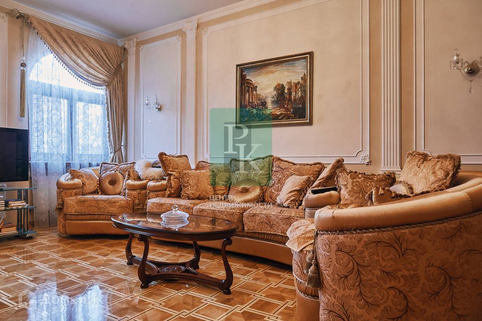 Продаётся 5-комнатная квартира, 156.8 м²