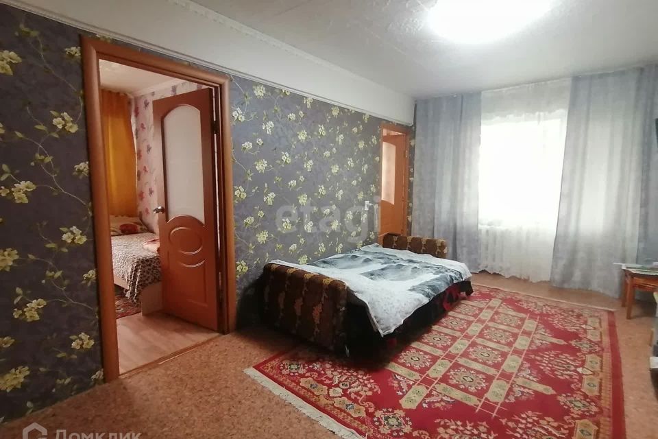 Продаётся 4-комнатная квартира, 49 м²