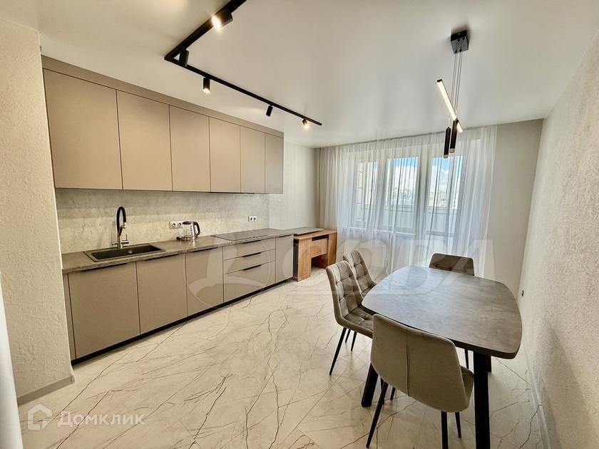 Продаётся 3-комнатная квартира, 93 м²