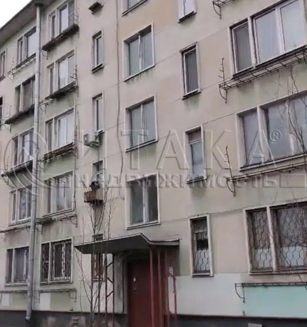 Продаётся 3-комнатная квартира, 41.6 м²