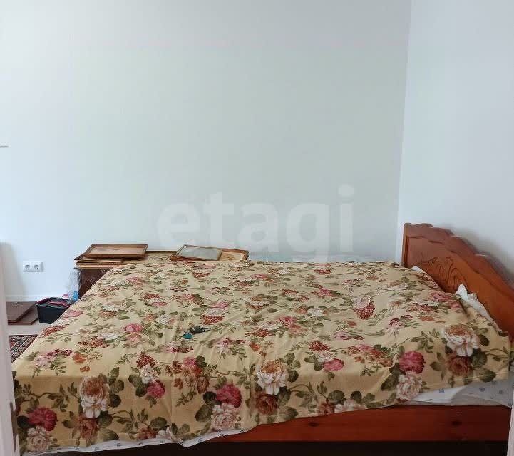 Продаётся комната в 2-комн. квартире, 57 м²