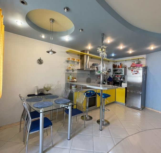 Продаётся 3-комнатная квартира, 87.5 м²