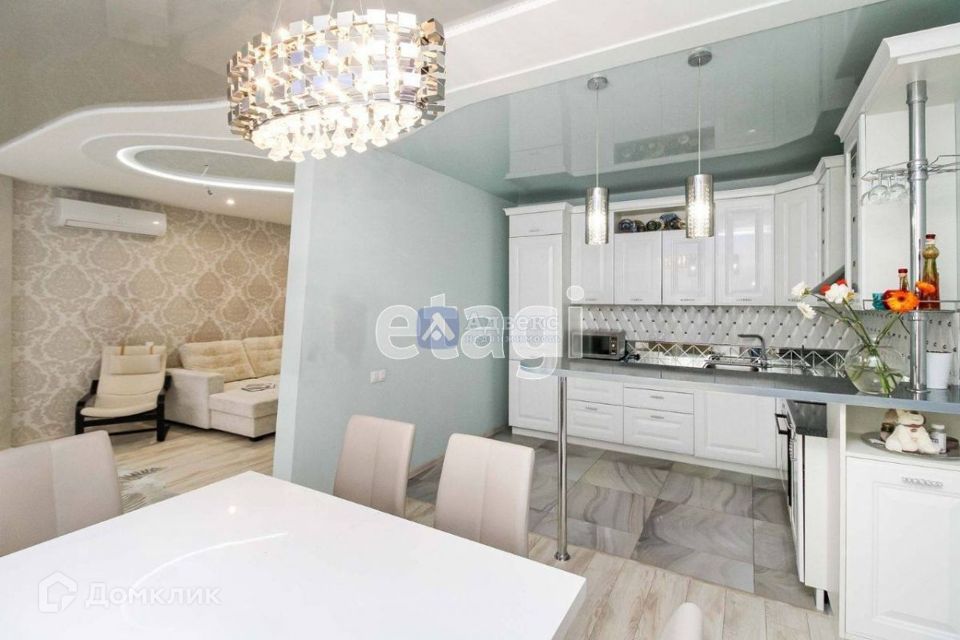 Продаётся 2-комнатная квартира, 79.6 м²