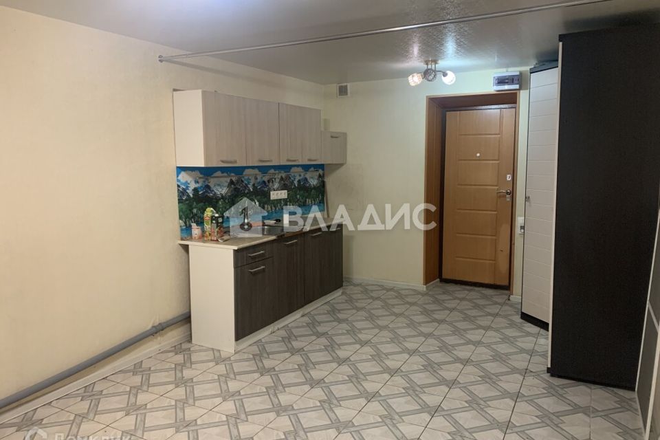 Продаётся комната в 1-комн. квартире, 100 м²