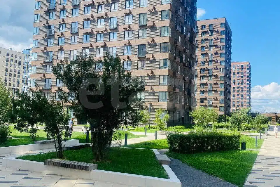 Продаётся 3-комнатная квартира, 125 м²