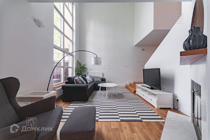 Сдаётся 5-комнатная квартира, 215 м²