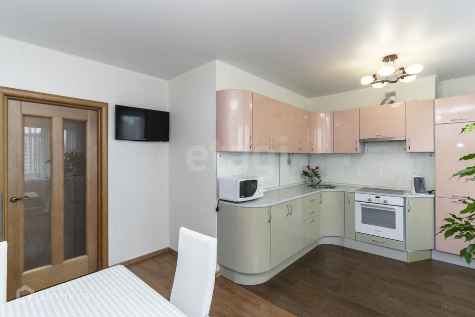 Сдаётся 1-комнатная квартира, 64 м²