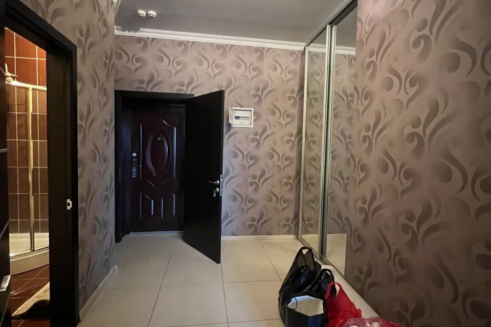 Продаётся 1-комнатная квартира, 53 м²