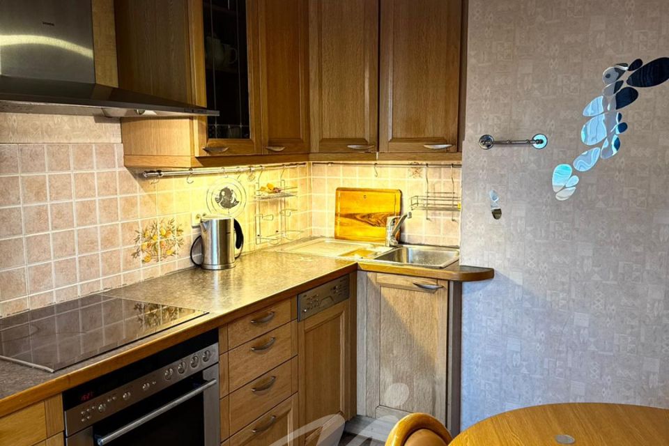 Сдаётся 3-комнатная квартира, 87 м²