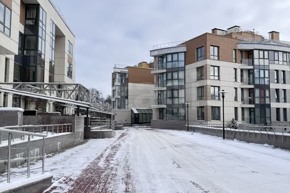 Продаётся 3-комнатная квартира, 115.4 м²