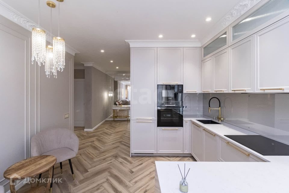 Продаётся 2-комнатная квартира, 77.3 м²