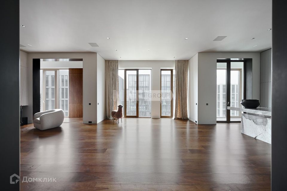 Продаётся 6-комнатная квартира, 342.4 м²