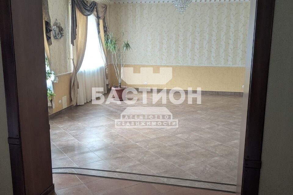 Продаётся 2-этажный дом, 270 м²