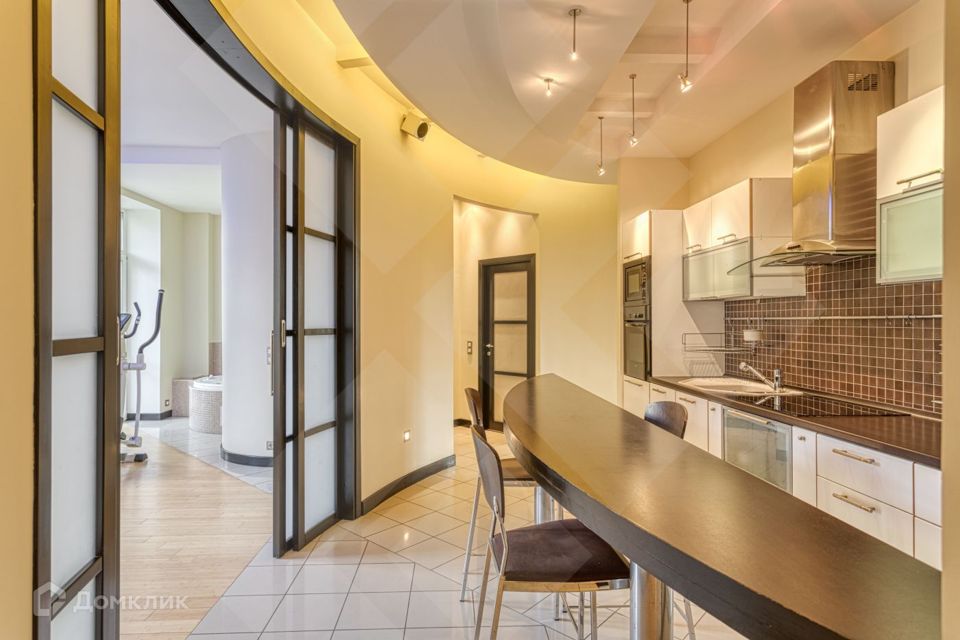 Продаётся 2-комнатная квартира, 77 м²