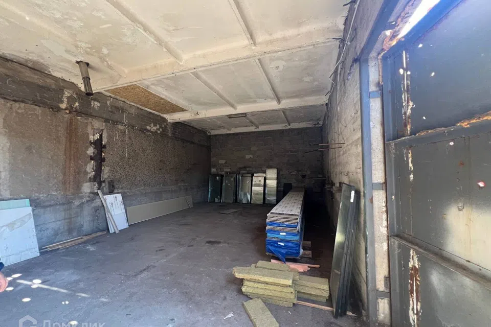Сдаётся машиноместо, 100 м²