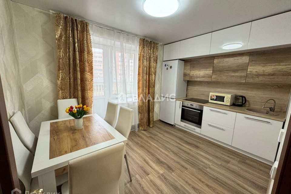 Продаётся 2-комнатная квартира, 55.6 м²