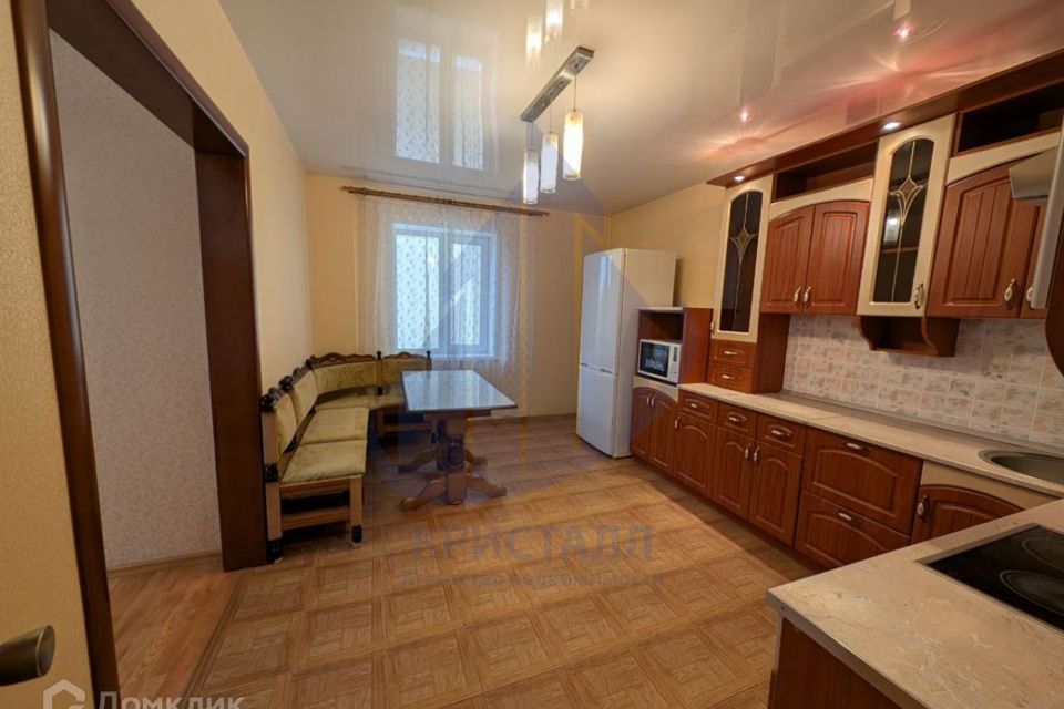 Сдаётся 3-комнатная квартира, 105.8 м²