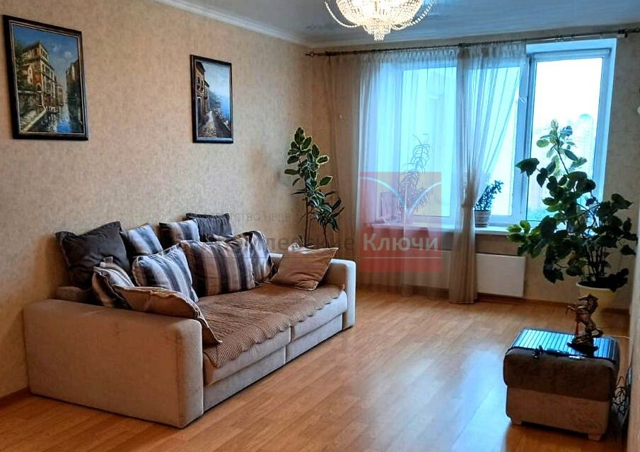 Продаётся 3-комнатная квартира, 102 м²