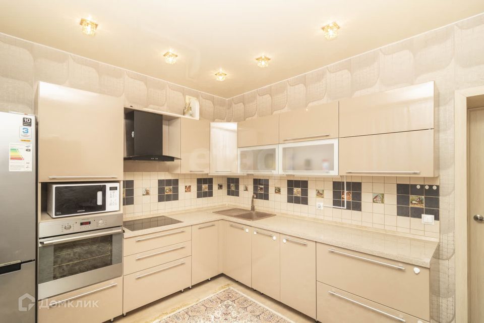 Продаётся 2-комнатная квартира, 79.4 м²