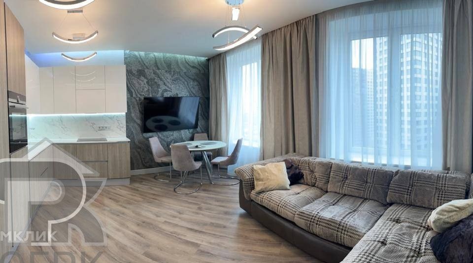 Продаётся 1-комнатная квартира, 58 м²