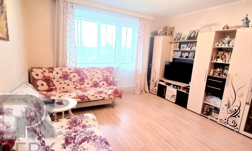 Продаётся 1-комнатная квартира, 42 м²