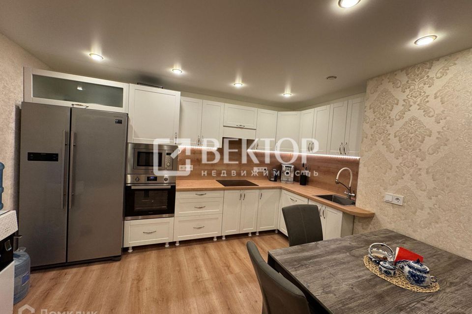 Продаётся 5-комнатная квартира, 130 м²
