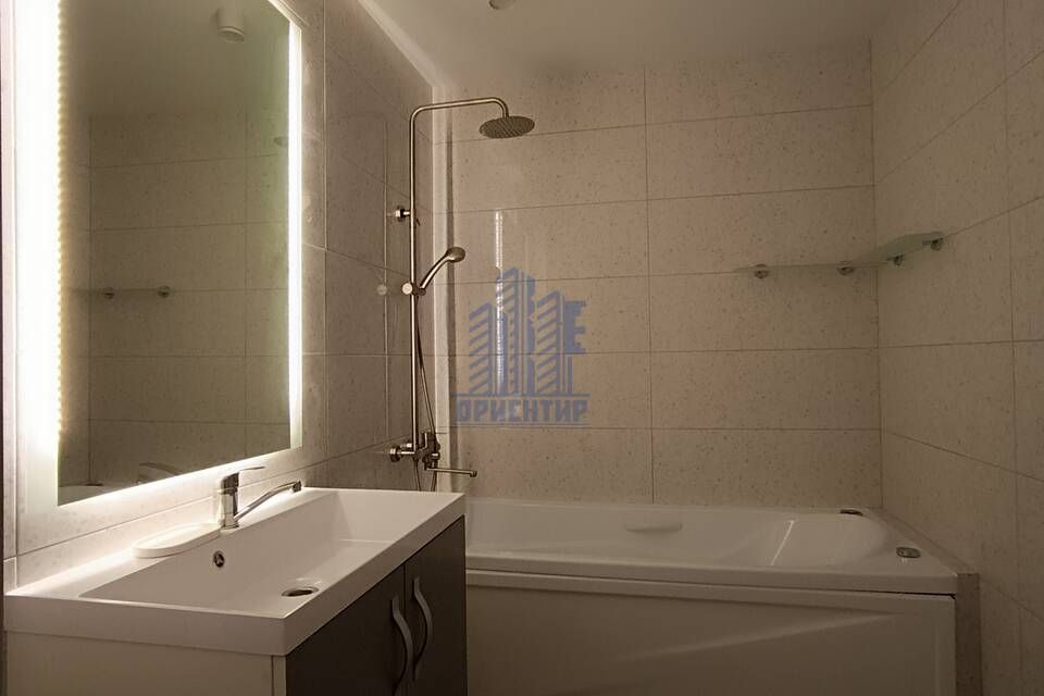 Продаётся 2-комнатная квартира, 65 м²