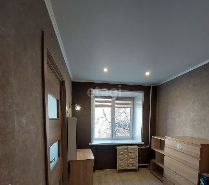 Продаётся 3-комнатная квартира, 55.9 м²