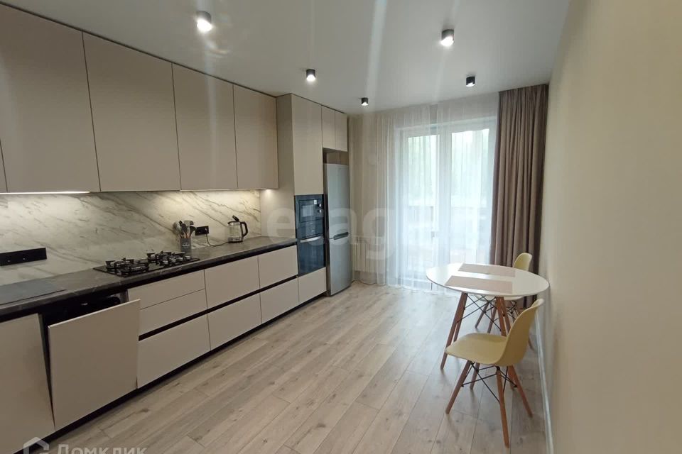 Сдаётся 2-комнатная квартира, 55.6 м²