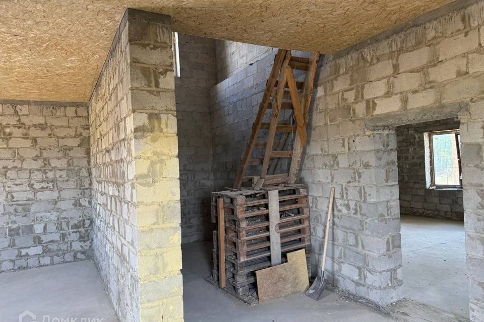 Продаётся 2-этажный дом, 240 м²