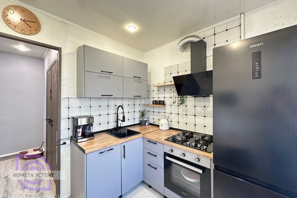 Продаётся 4-комнатная квартира, 65 м²