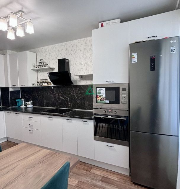 Продаётся 4-комнатная квартира, 80 м²