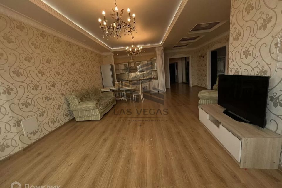 Сдаётся 3-комнатная квартира, 122.8 м²